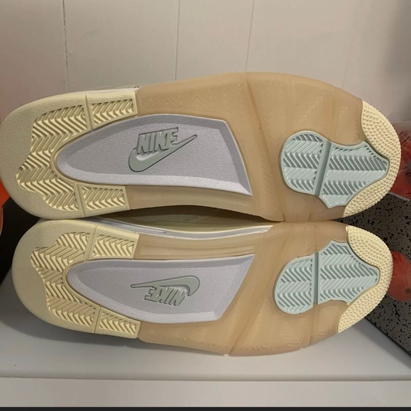 Off white Jordan 4 - Picture 7 of 7